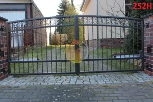 bramy-ogrodzeniowe-z-furtka-62